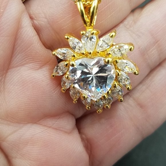 Elizabeth Taylor for Avon "Radiance" Rhinestone Heart Necklace - Picture 4 of 4